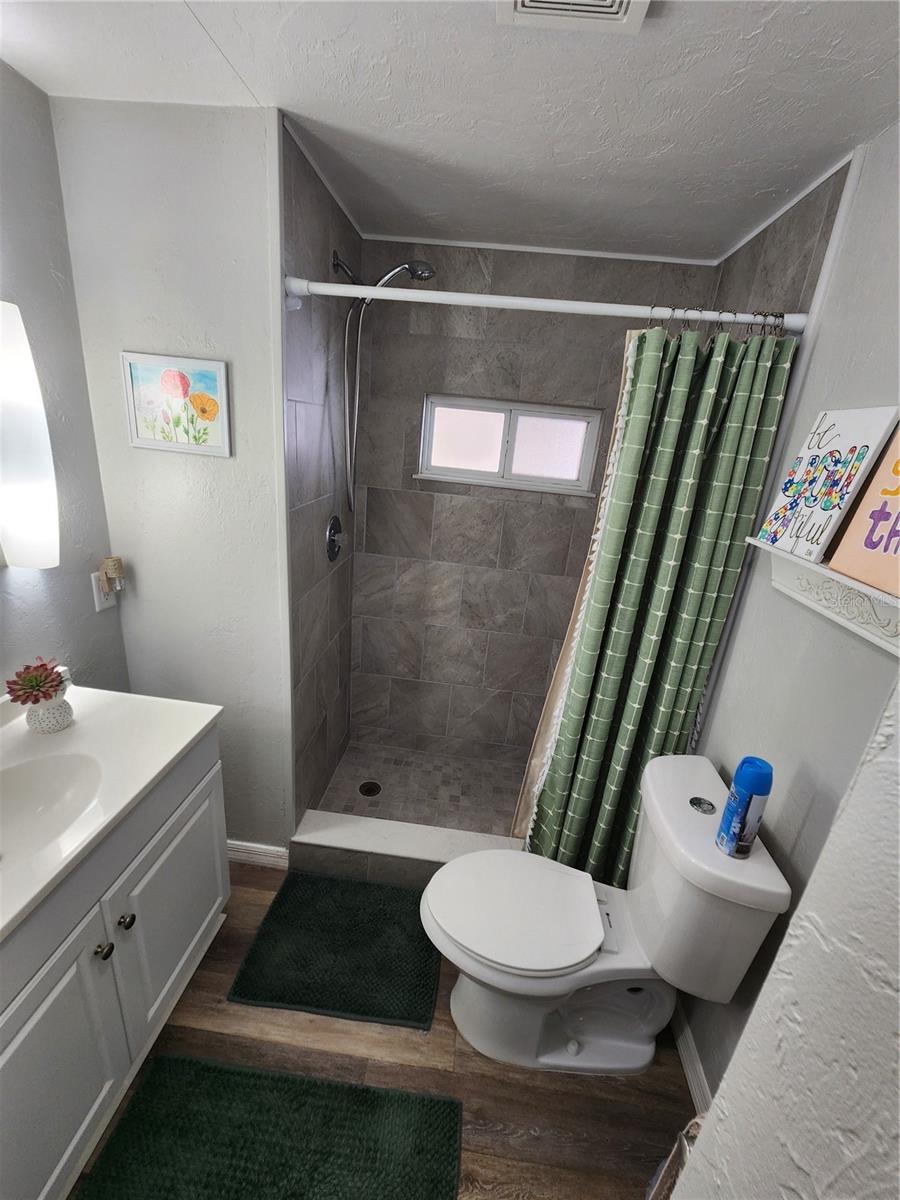 Image 12 of 27 For 104 48th Avenue Drive W