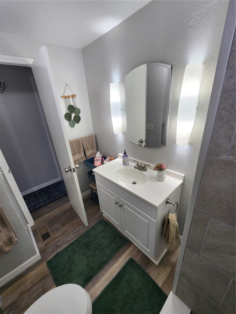Image 14 of 27 For 104 48th Avenue Drive W