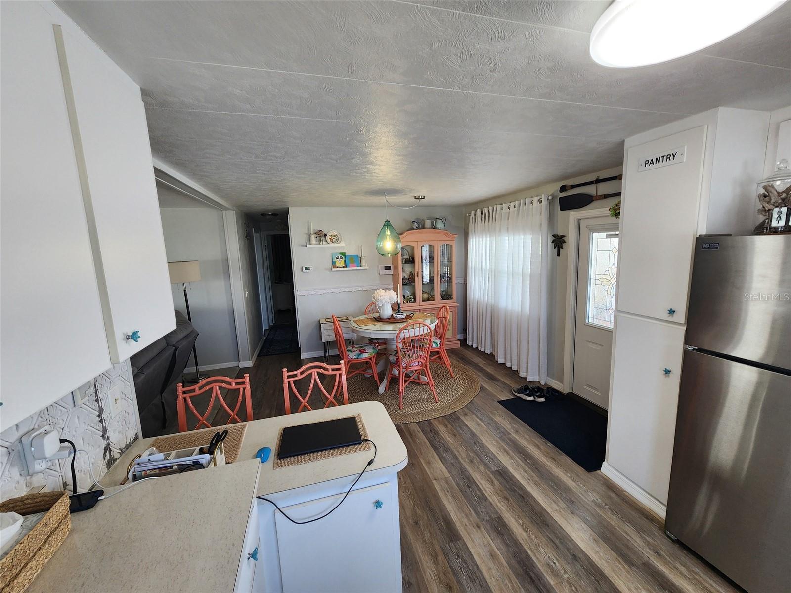 Image 6 of 27 For 104 48th Avenue Drive W