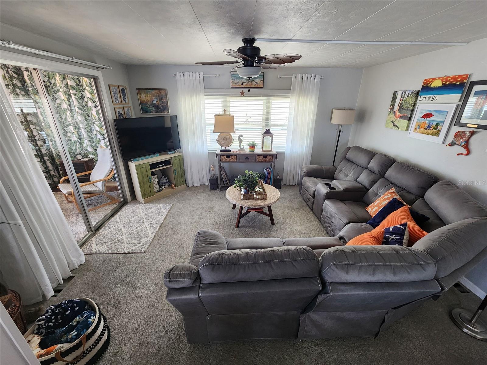 Image 8 of 27 For 104 48th Avenue Drive W