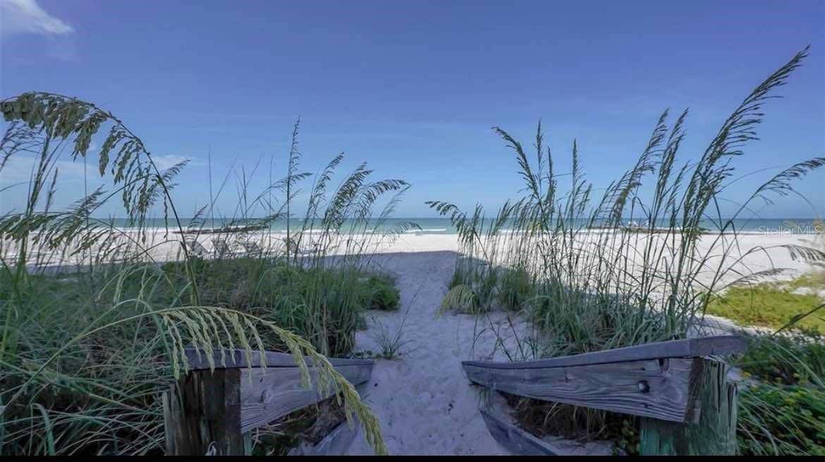 Image 3 of 46 For 2295 Gulf Of Mexico Drive E 55