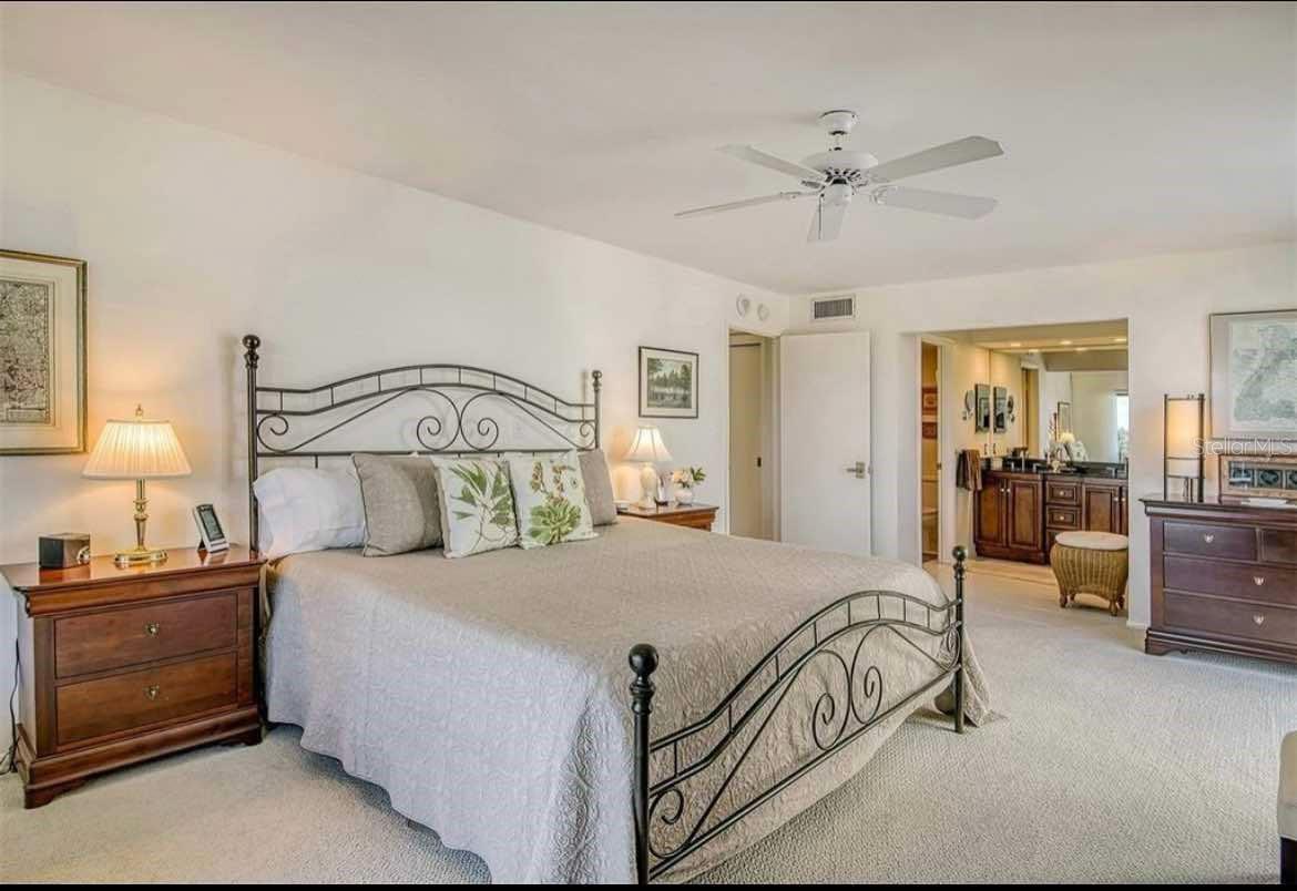 Image 30 of 46 For 2295 Gulf Of Mexico Drive E 55