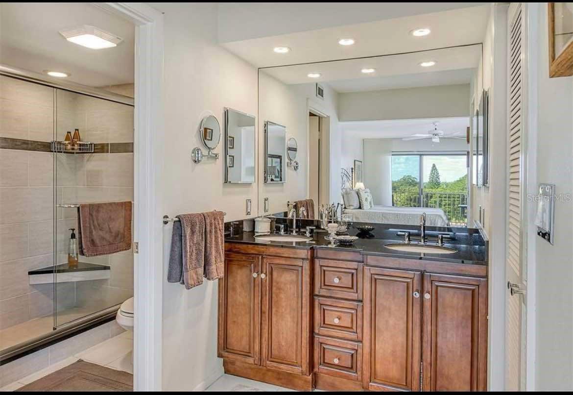 Image 31 of 46 For 2295 Gulf Of Mexico Drive E 55