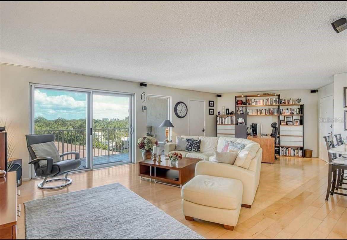 Image 9 of 46 For 2295 Gulf Of Mexico Drive E 55