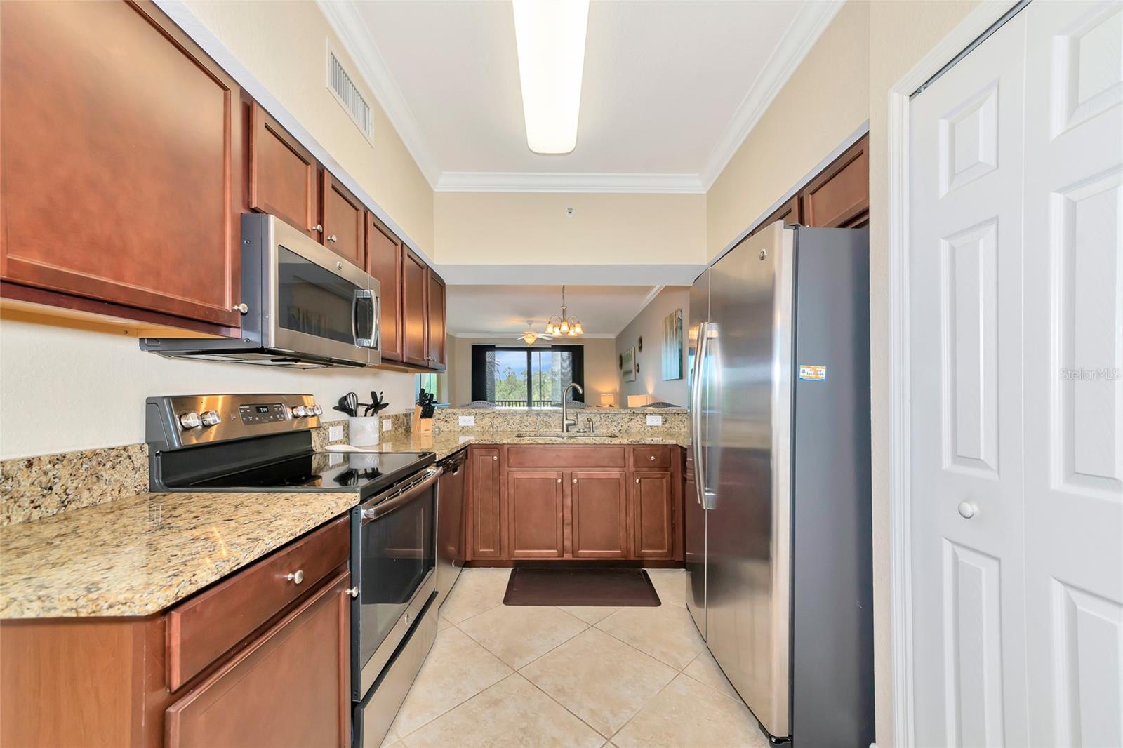 Image 12 of 51 For 16804 Vardon Terrace 205