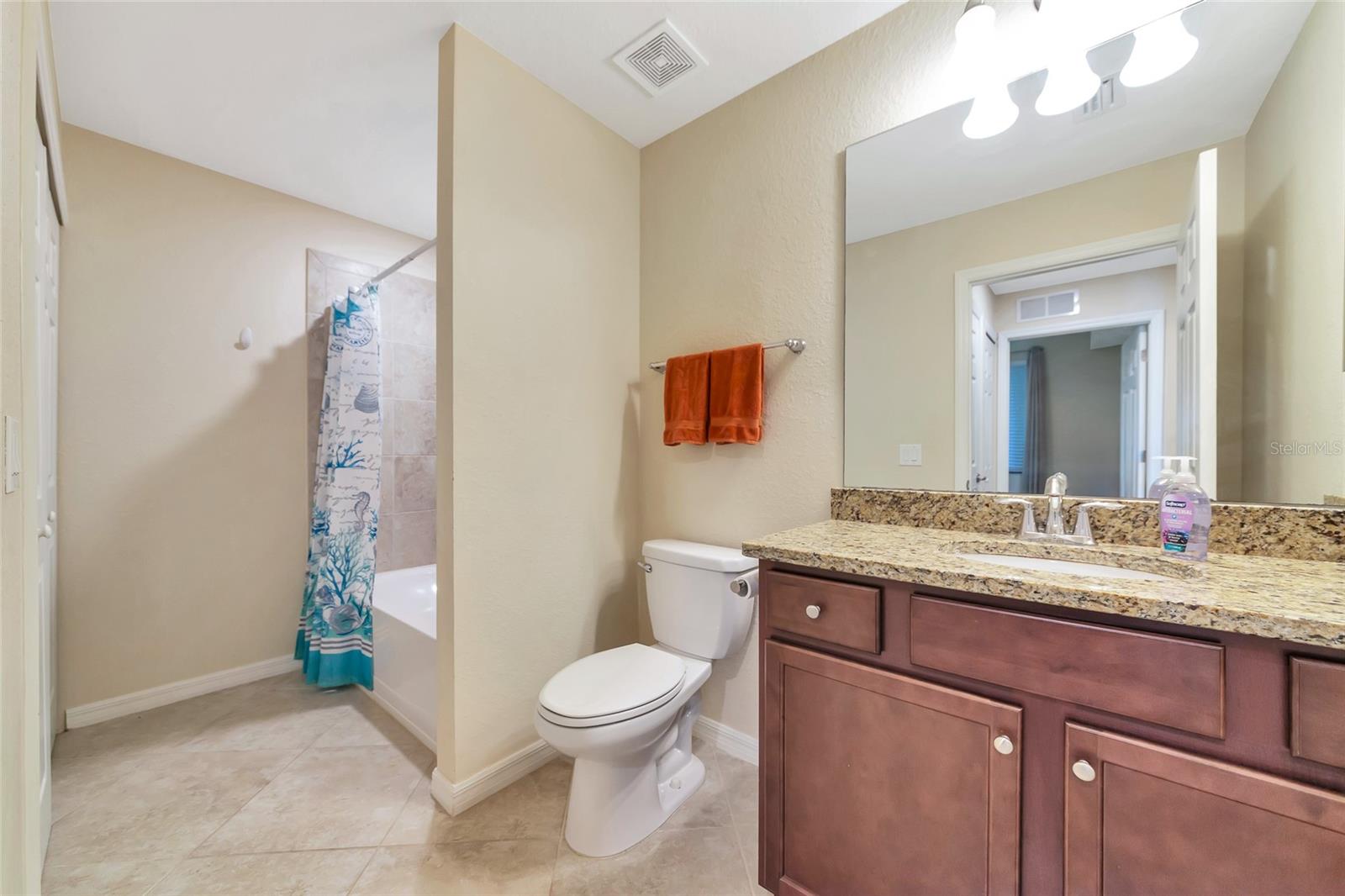 Image 27 of 51 For 16804 Vardon Terrace 205