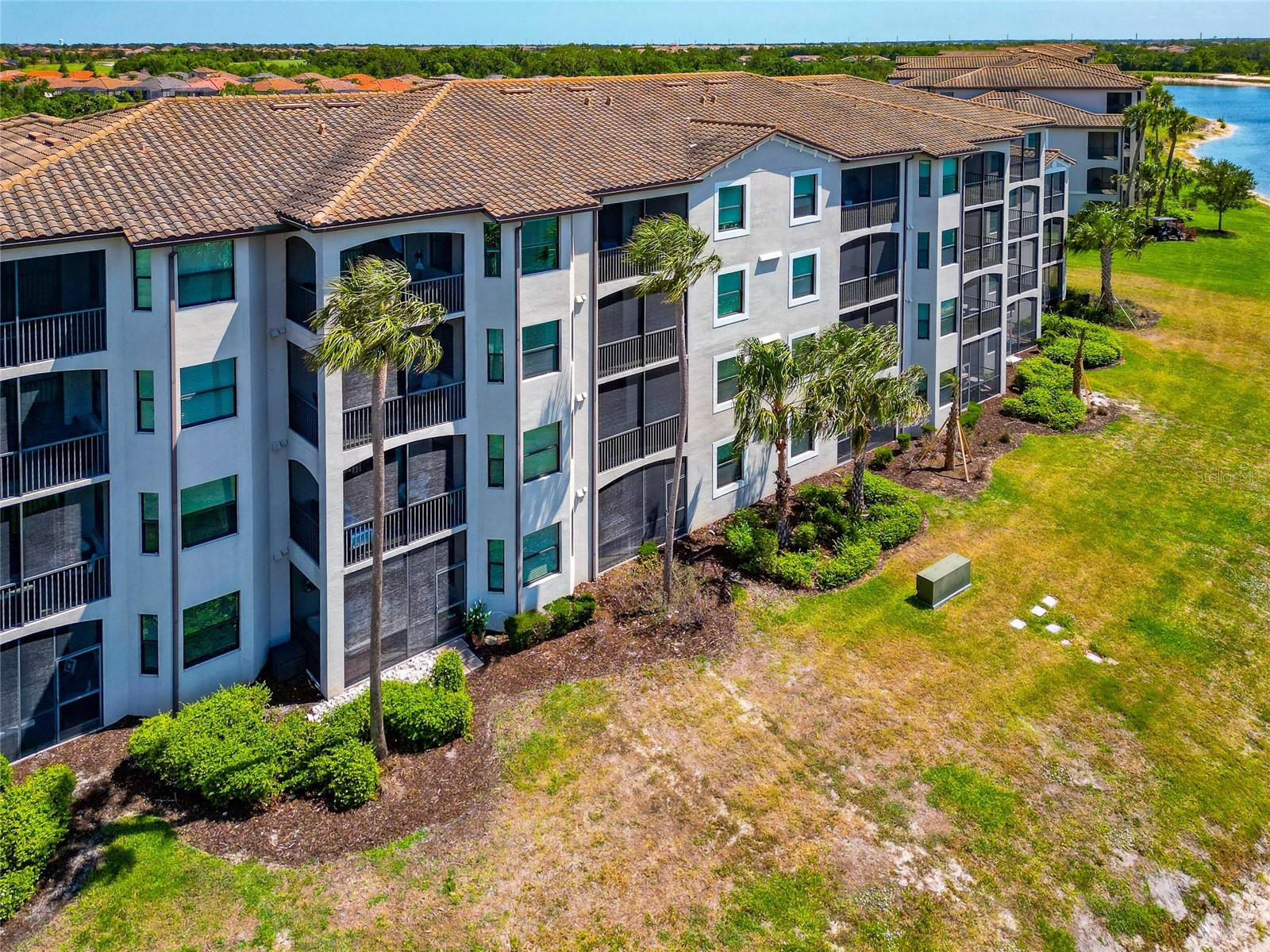 Image 41 of 51 For 16804 Vardon Terrace 205