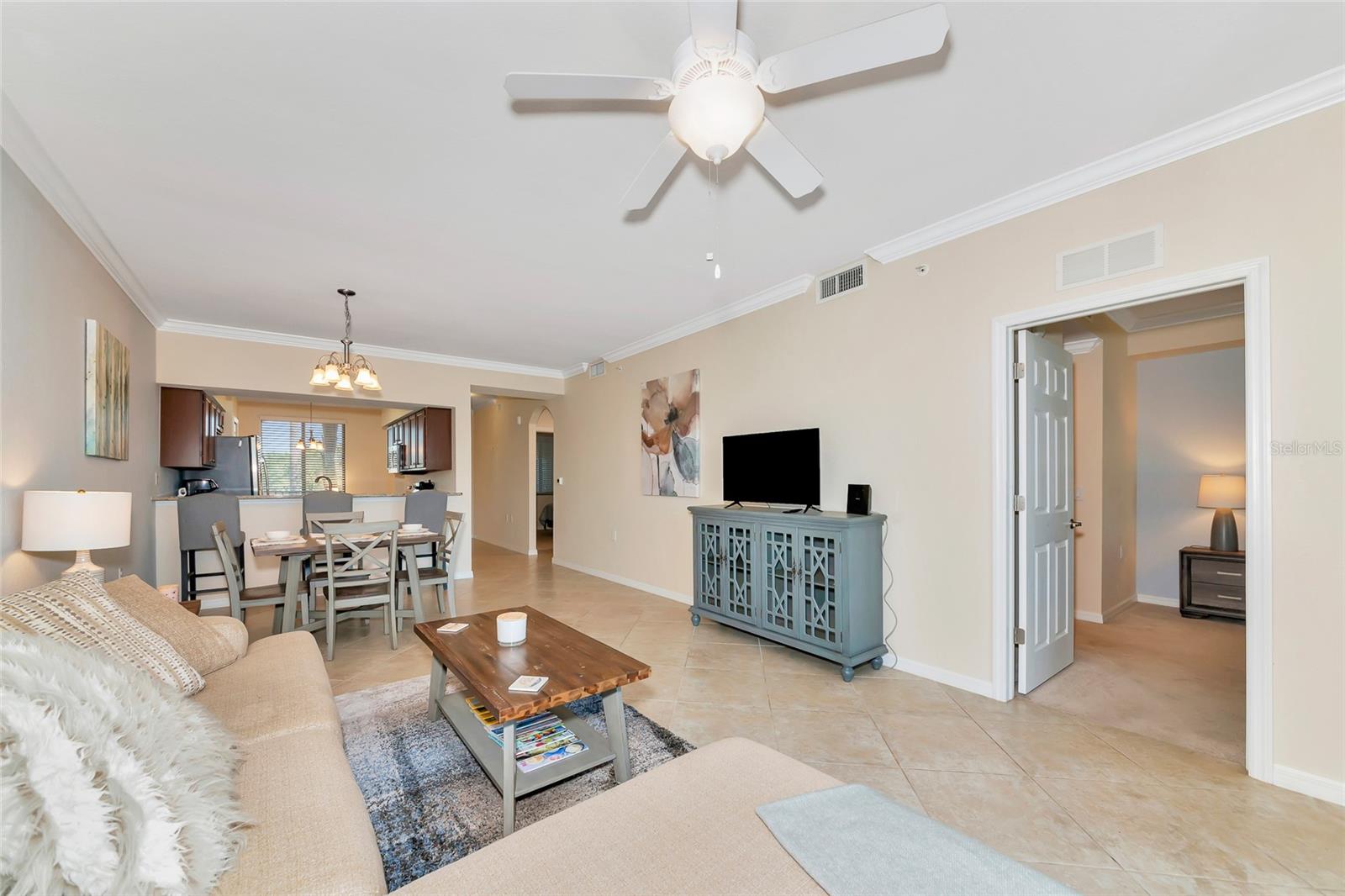 Image 5 of 51 For 16804 Vardon Terrace 205