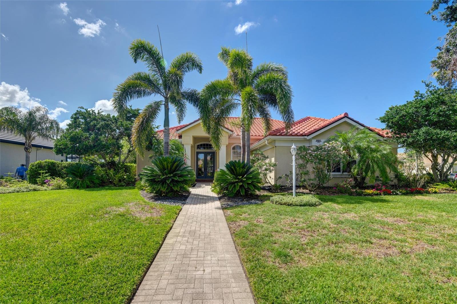 Details for 8005 Royal Birkdale Circle, LAKEWOOD RANCH, FL 34202