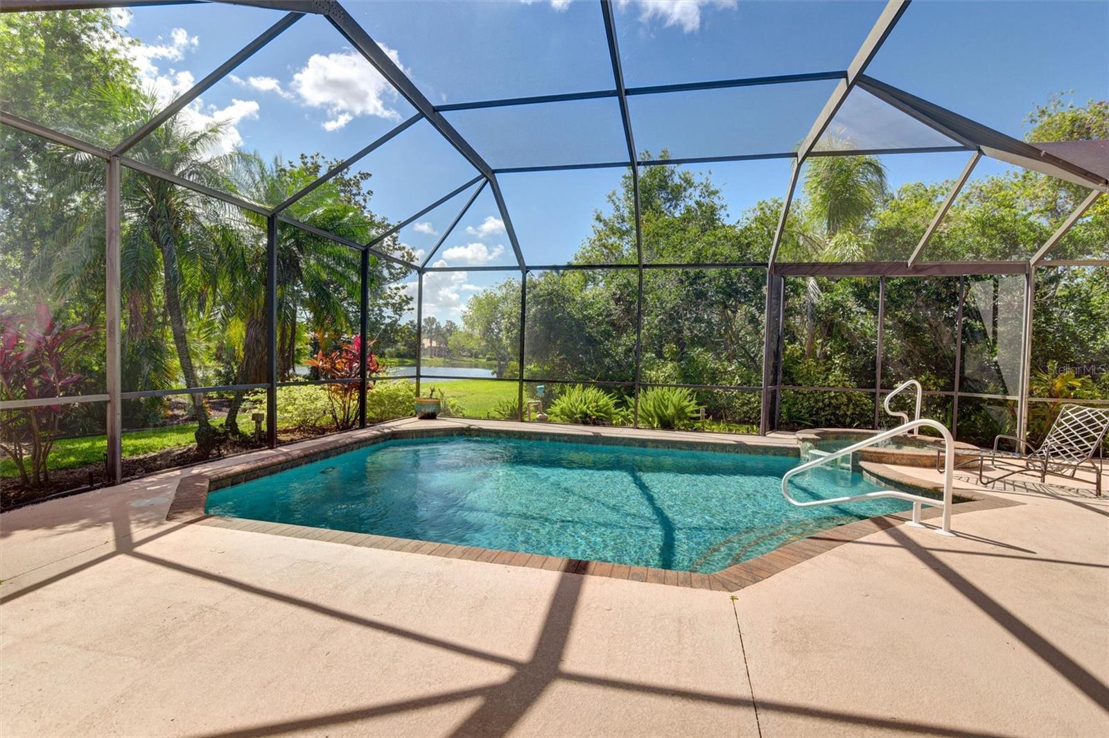 Listing photo id 15 for 8005 Royal Birkdale Circle