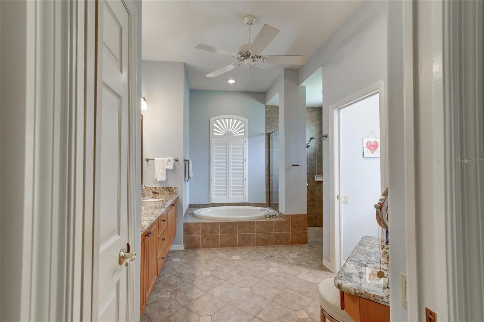 Listing photo id 21 for 8005 Royal Birkdale Circle