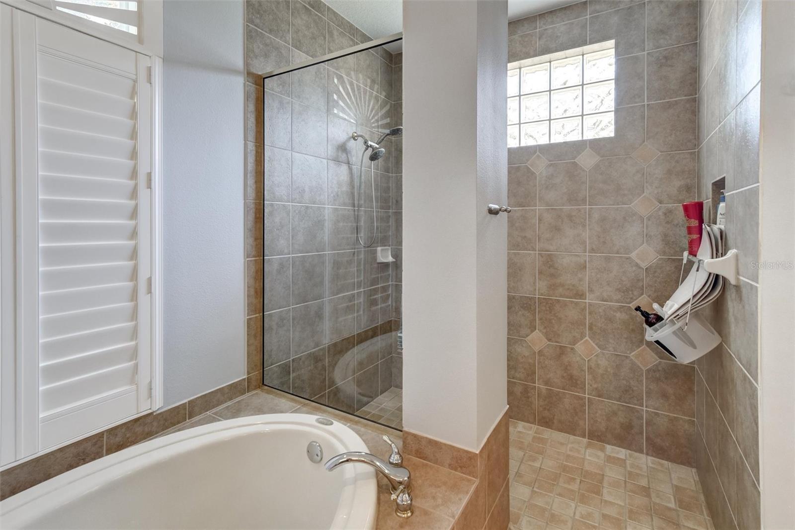 Listing photo id 23 for 8005 Royal Birkdale Circle