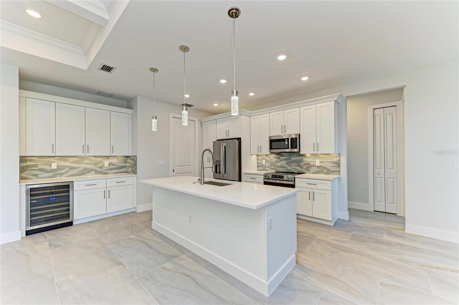 Image 16 of 42 For 380 Holly Road