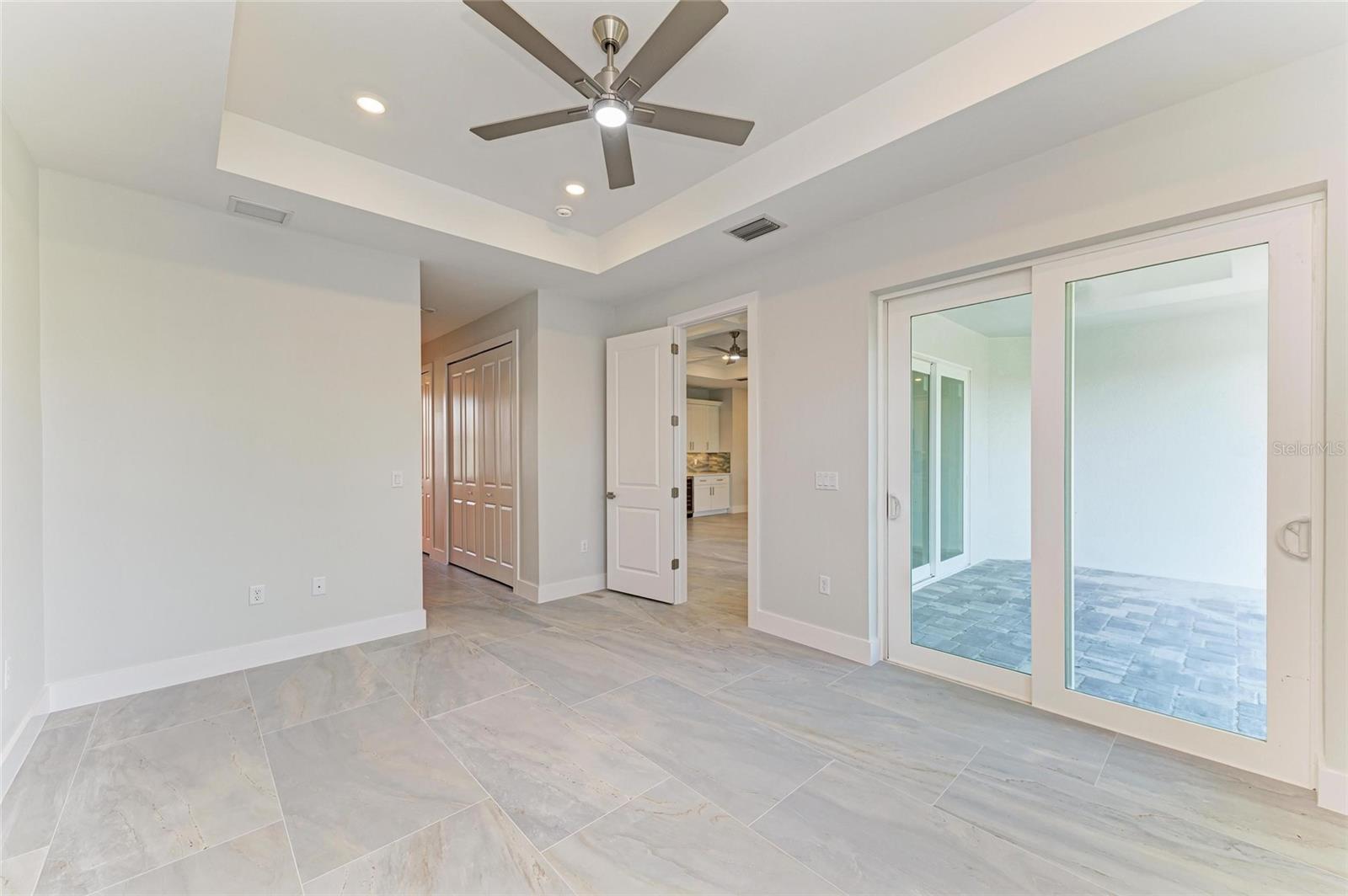 Image 23 of 42 For 380 Holly Road