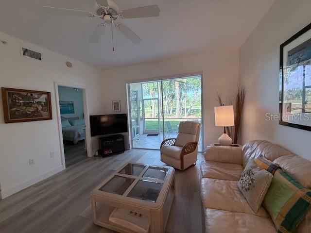Image 13 of 37 For 8755 Olde Hickory Avenue 7109