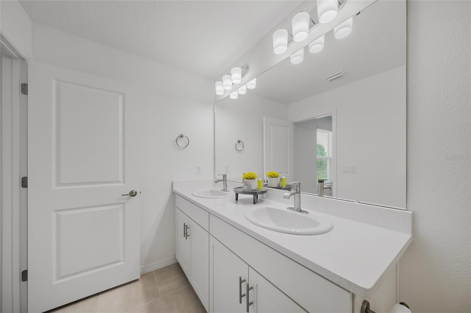 Image 22 of 43 For 15051 Ginetti Street