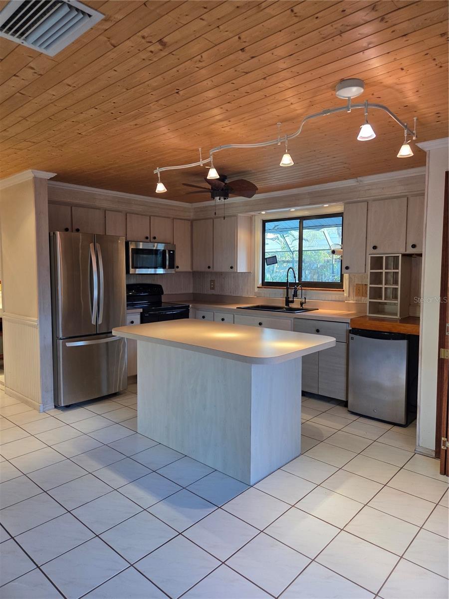 Image 5 of 21 For 4700 Neptune Road
