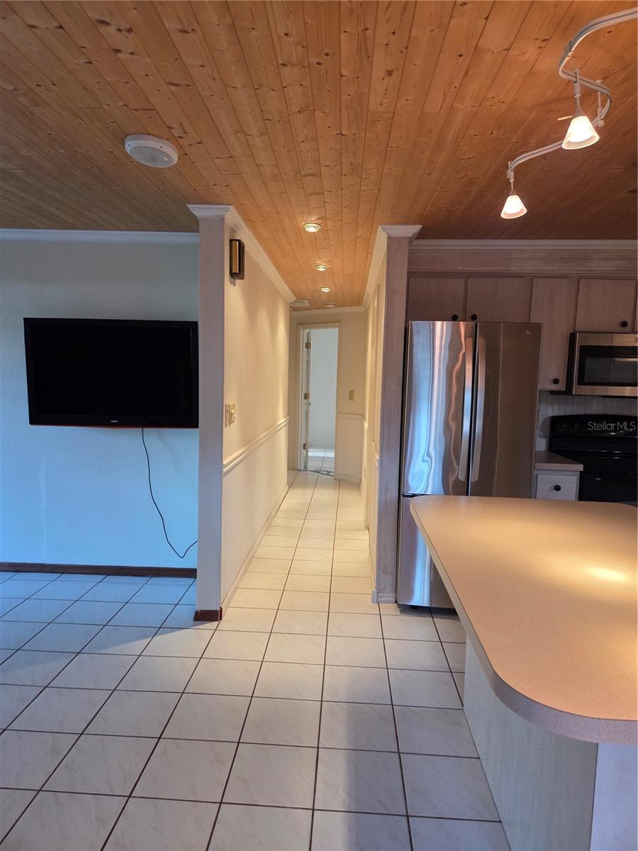 Image 8 of 21 For 4700 Neptune Road