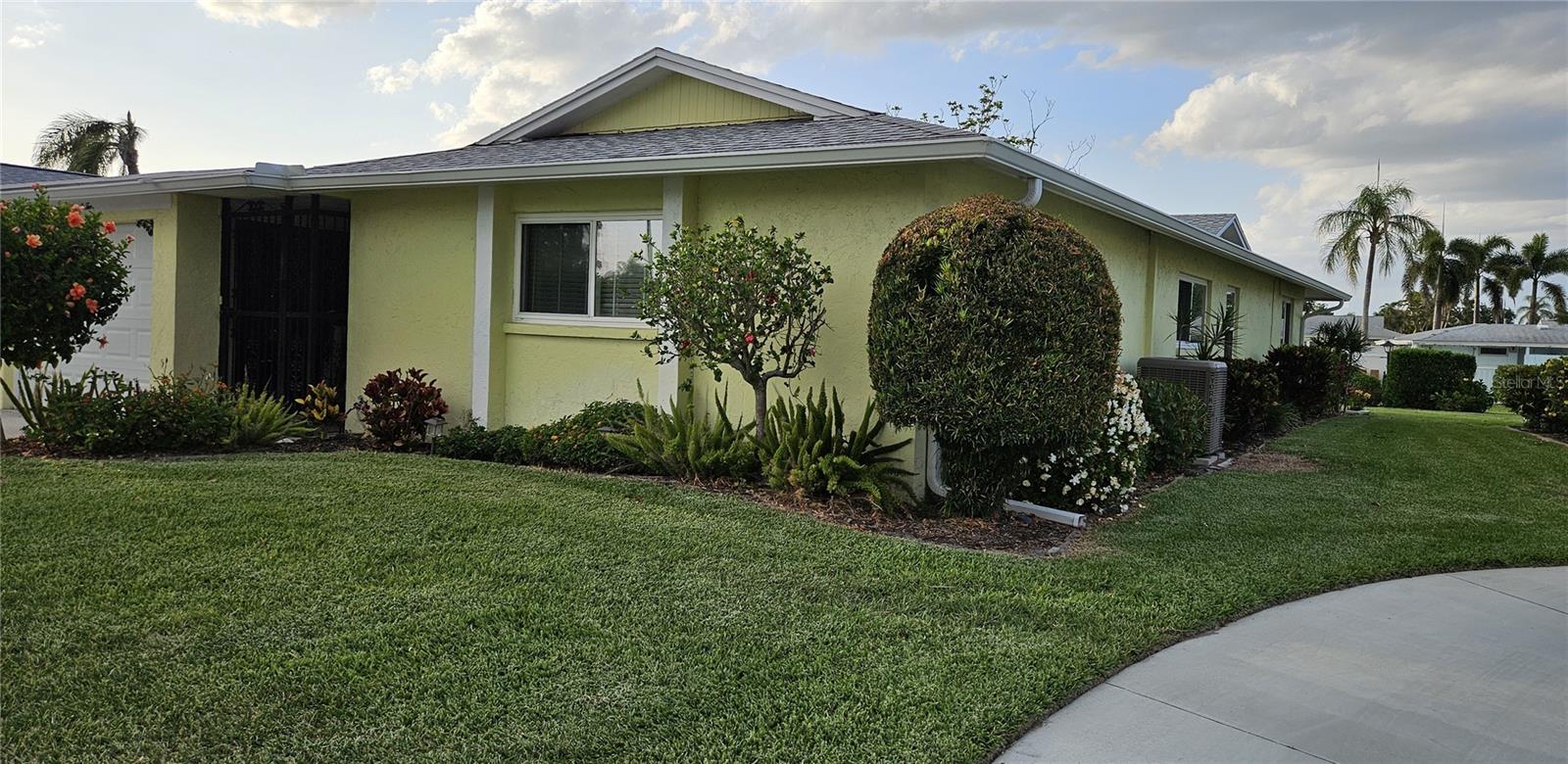 Image 3 of 41 For 6902 11th Avenue W