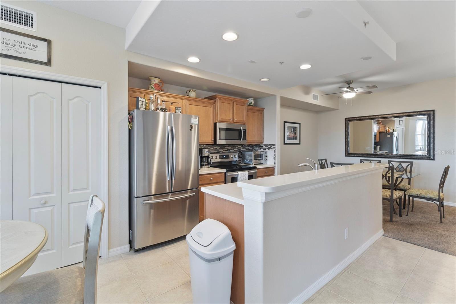 Image 14 of 54 For 803 Fairwaycove Lane 102
