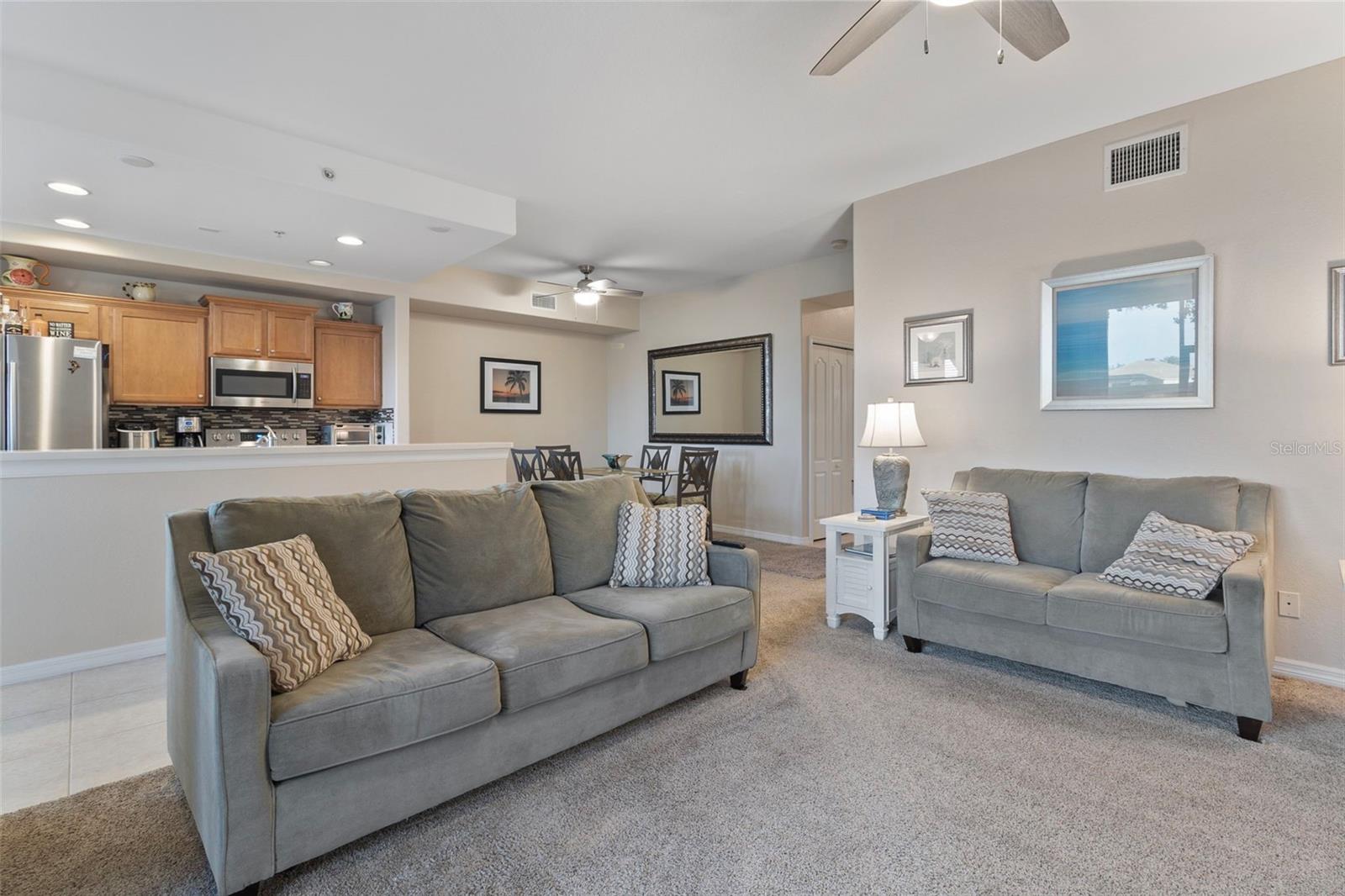 Image 16 of 54 For 803 Fairwaycove Lane 102