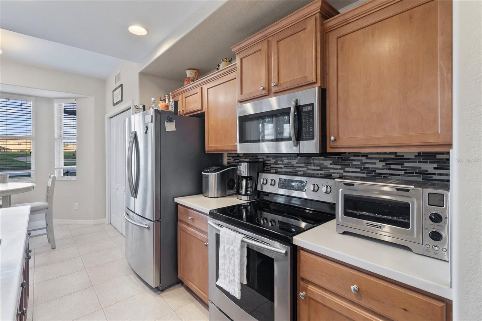 Image 6 of 54 For 803 Fairwaycove Lane 102