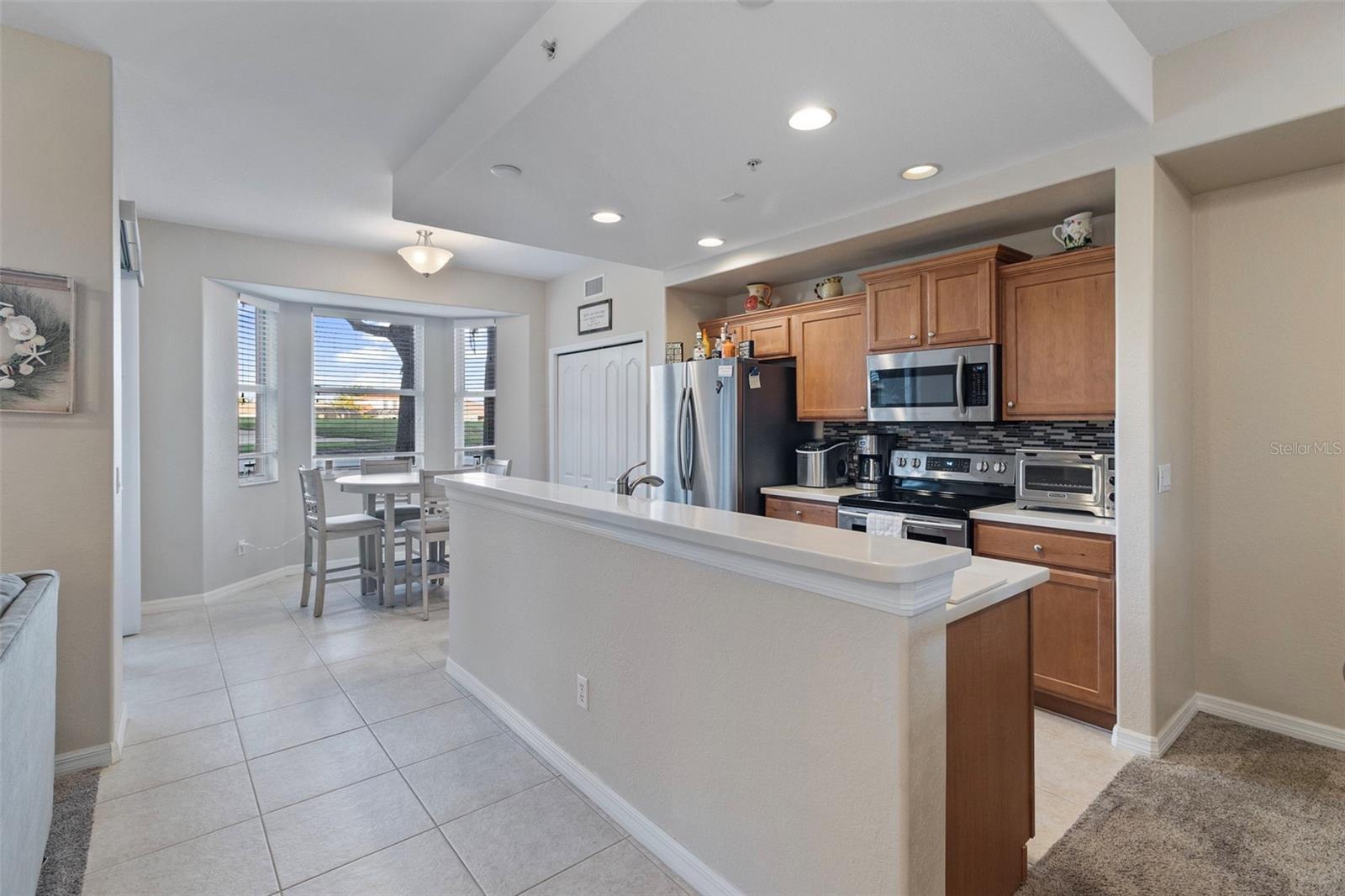 Image 8 of 54 For 803 Fairwaycove Lane 102