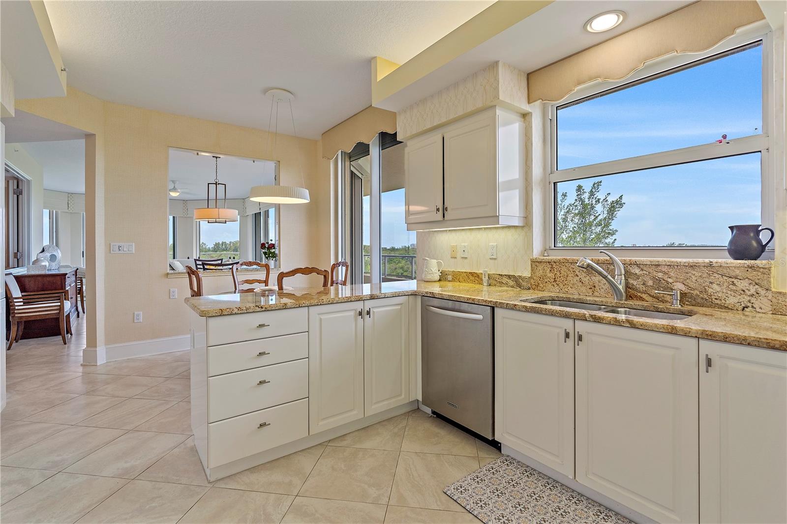Image 20 of 35 For 3010 Grand Bay Boulevard 445