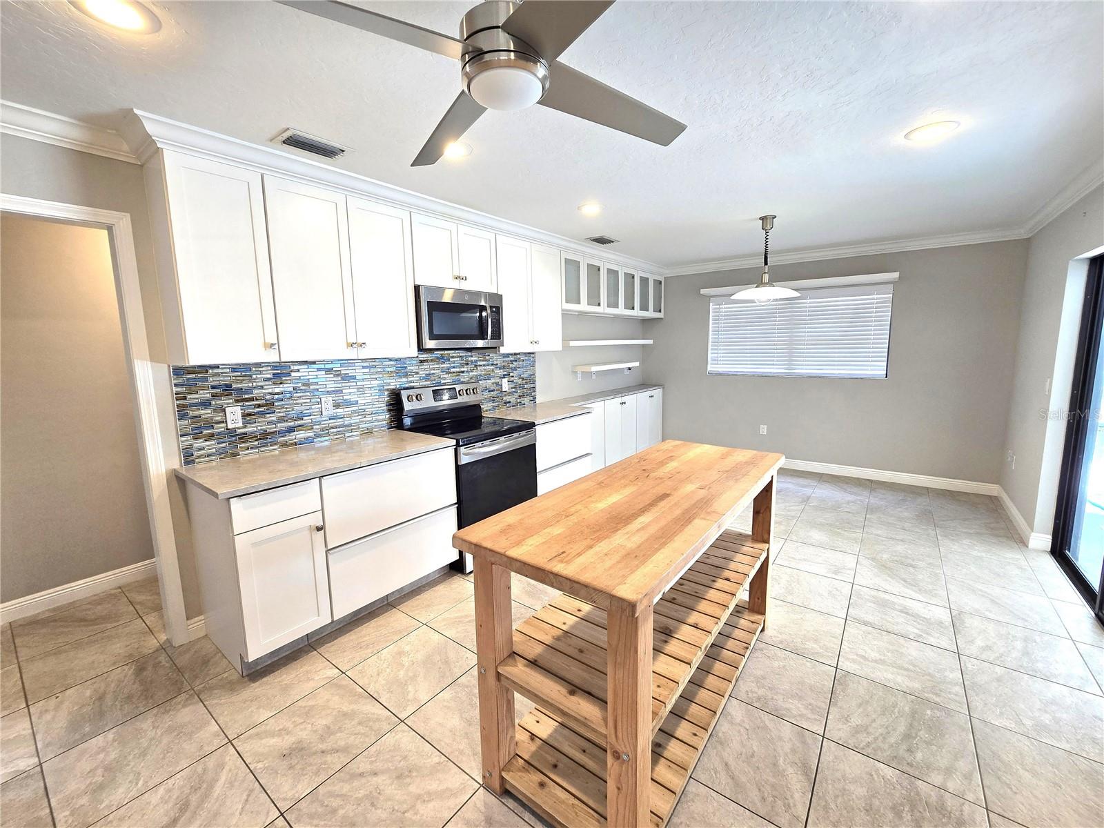Image 11 of 31 For 2204 34th Street W