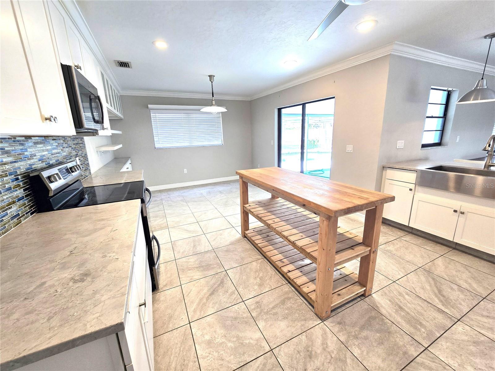 Image 12 of 31 For 2204 34th Street W