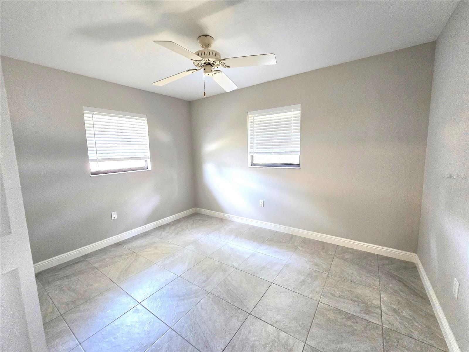 Image 22 of 31 For 2204 34th Street W