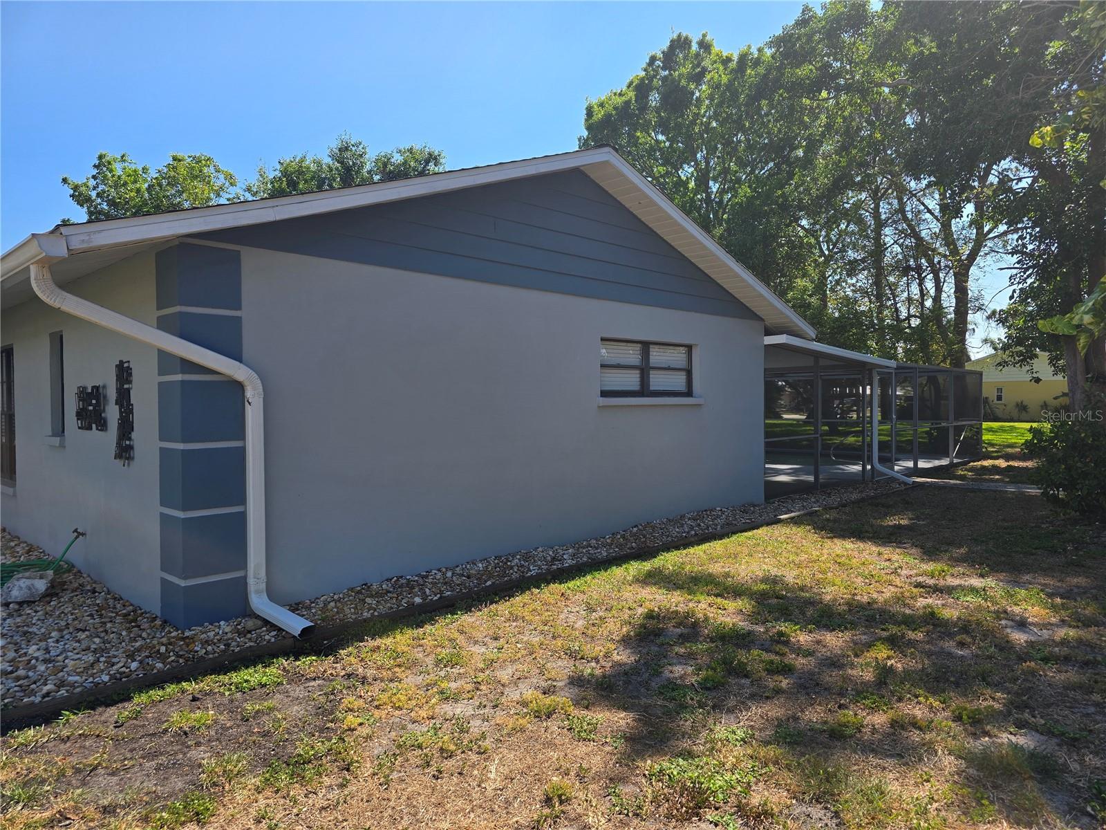Image 5 of 31 For 2204 34th Street W