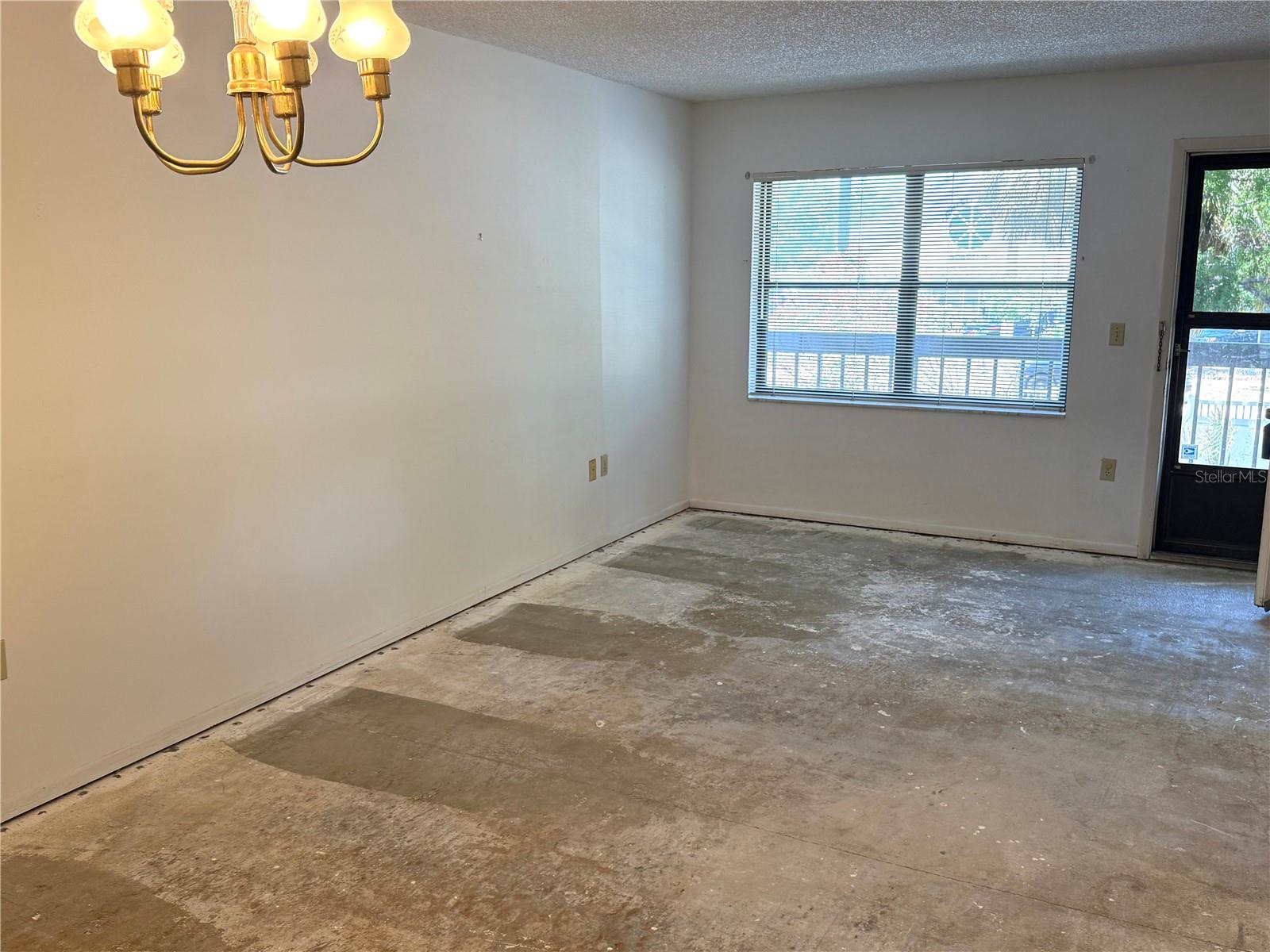 Image 13 of 35 For 425 30th Avenue W C204