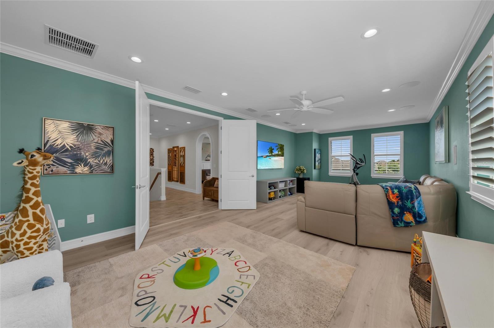 Image 32 of 78 For 2806 Starwood Court