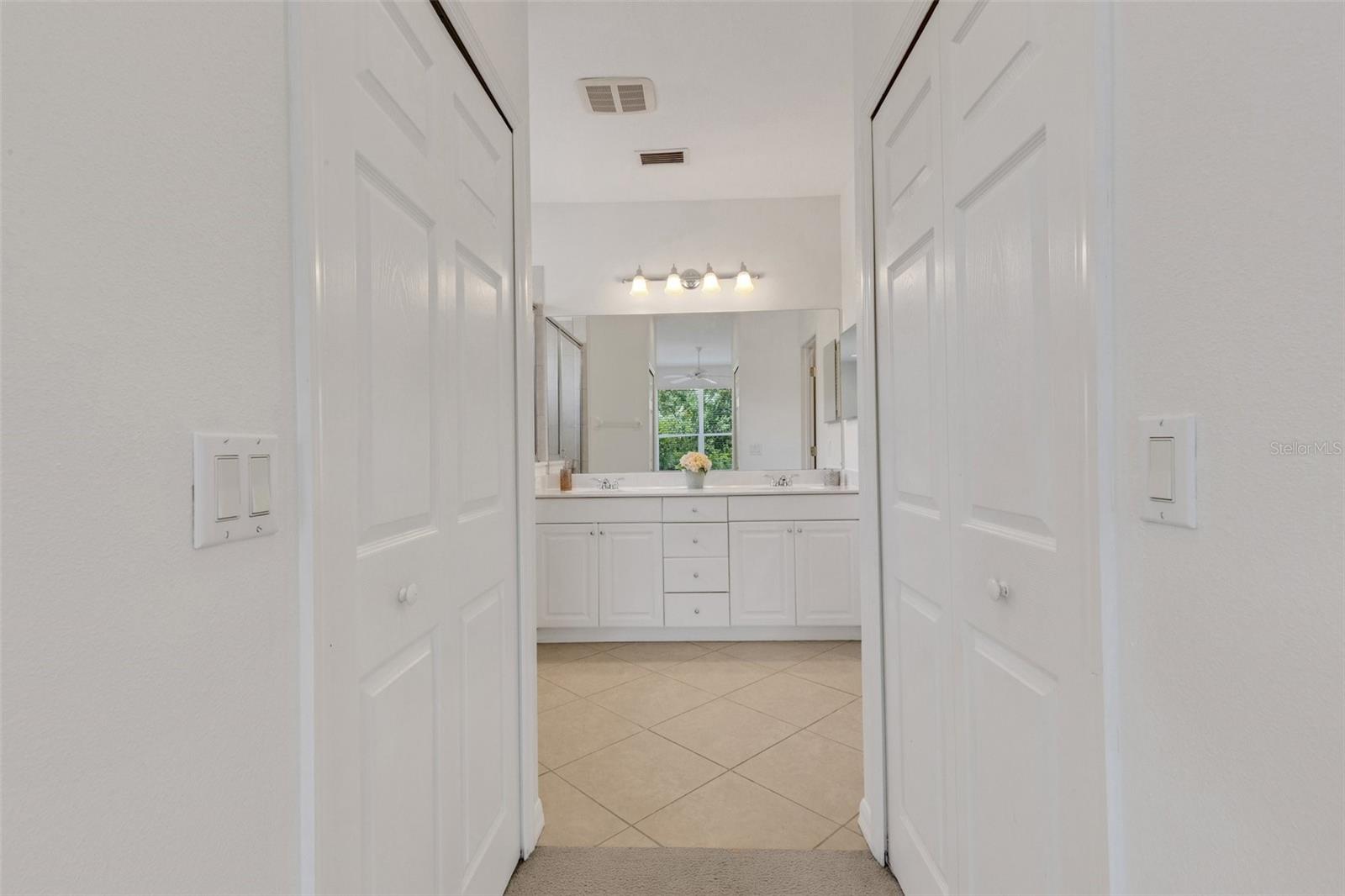 Image 20 of 72 For 5633 Key Largo Court B-08