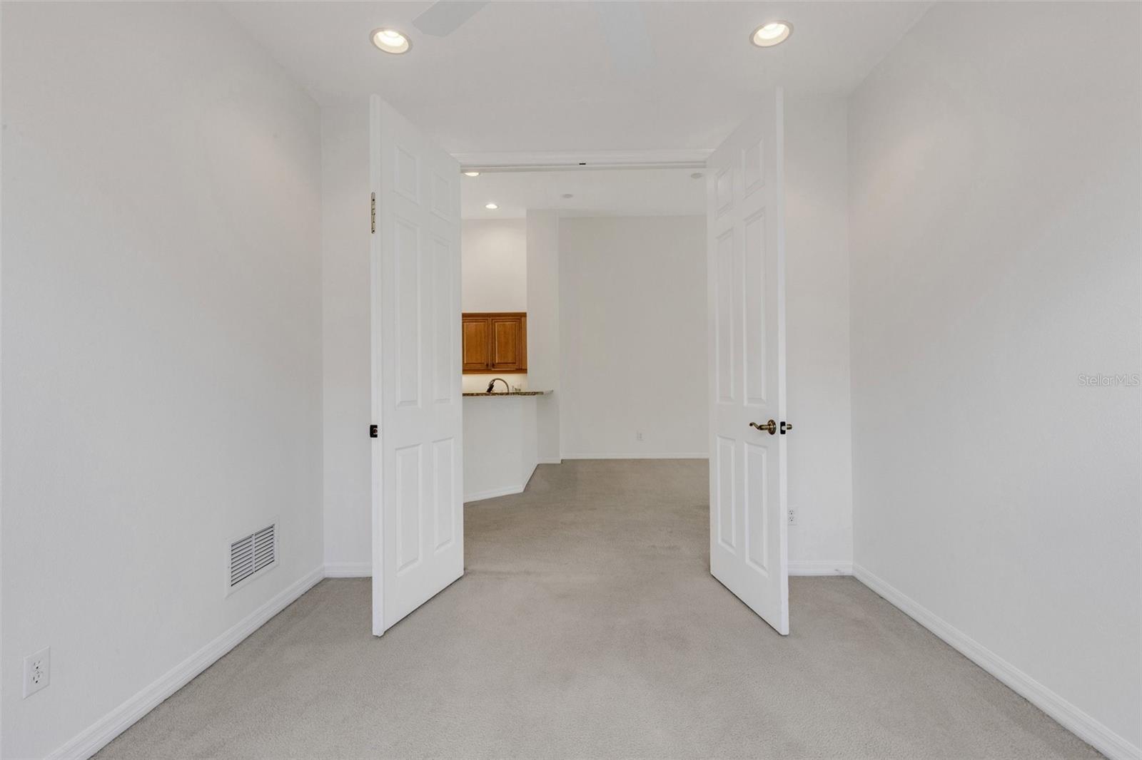Image 28 of 72 For 5633 Key Largo Court B-08