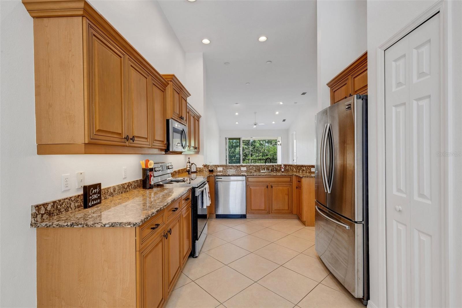 Image 6 of 72 For 5633 Key Largo Court B-08