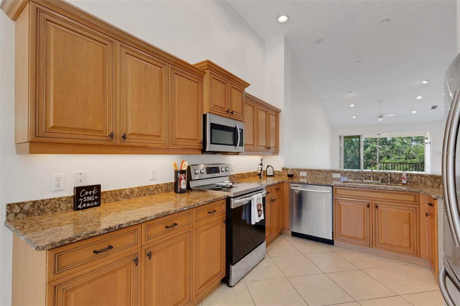 Image 7 of 72 For 5633 Key Largo Court B-08