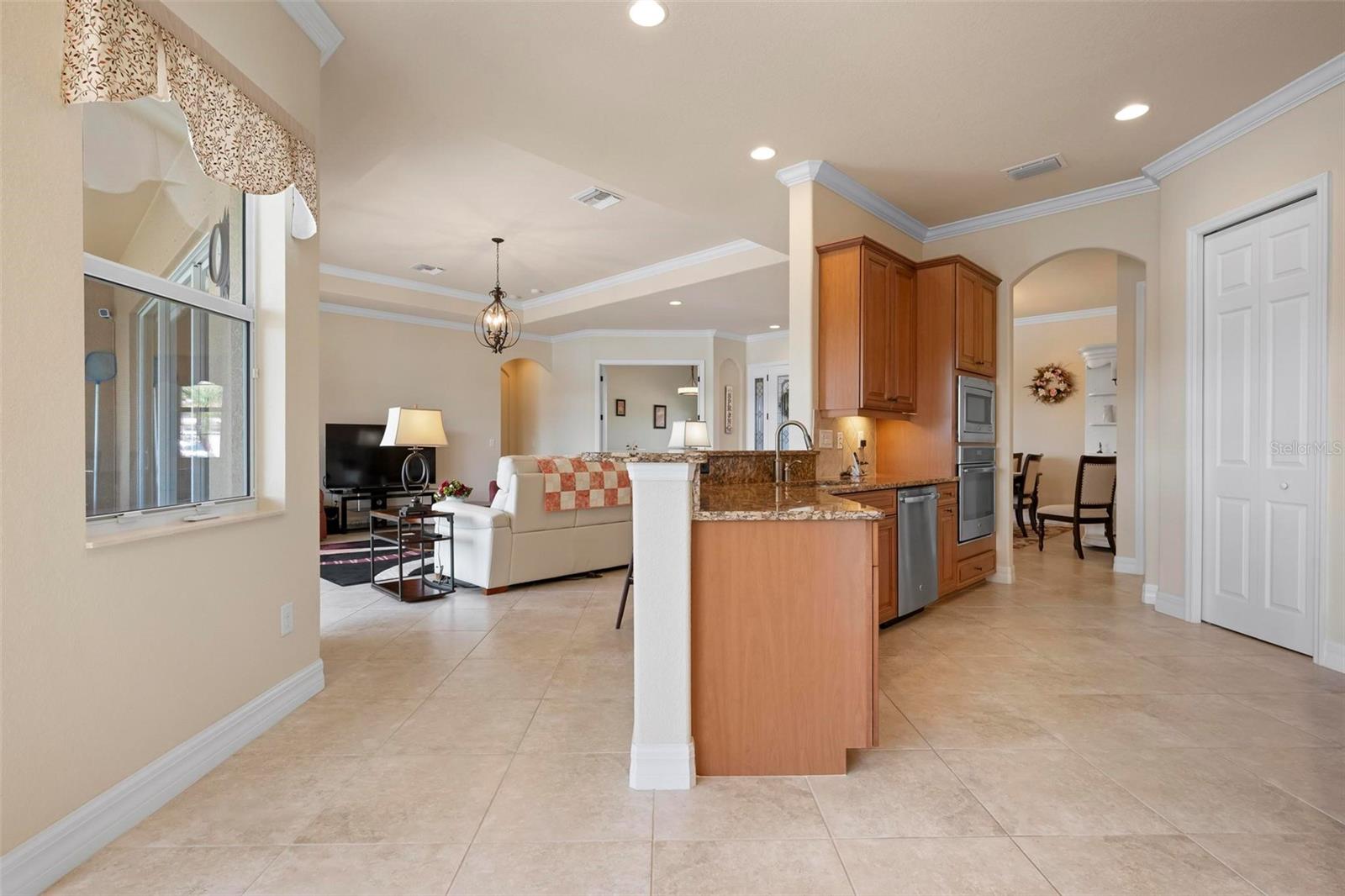 Image 17 of 52 For 8297 Barton Farms Boulevard
