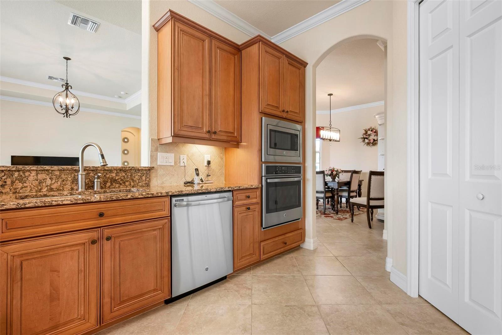 Image 19 of 52 For 8297 Barton Farms Boulevard