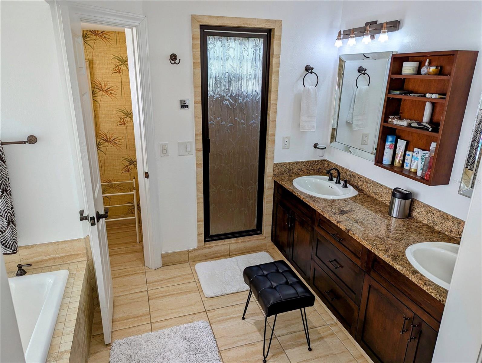 Image 6 of 18 For 173 Bath Club Boulevard N