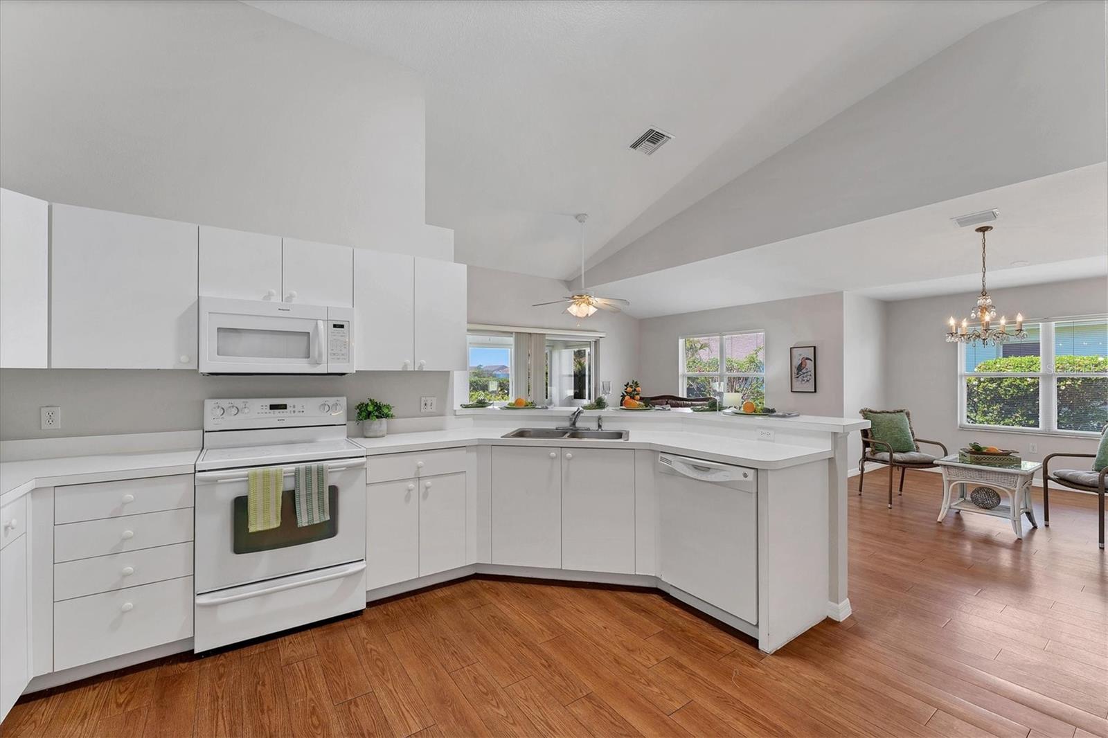 Image 13 of 49 For 3007 Live Oak Lane