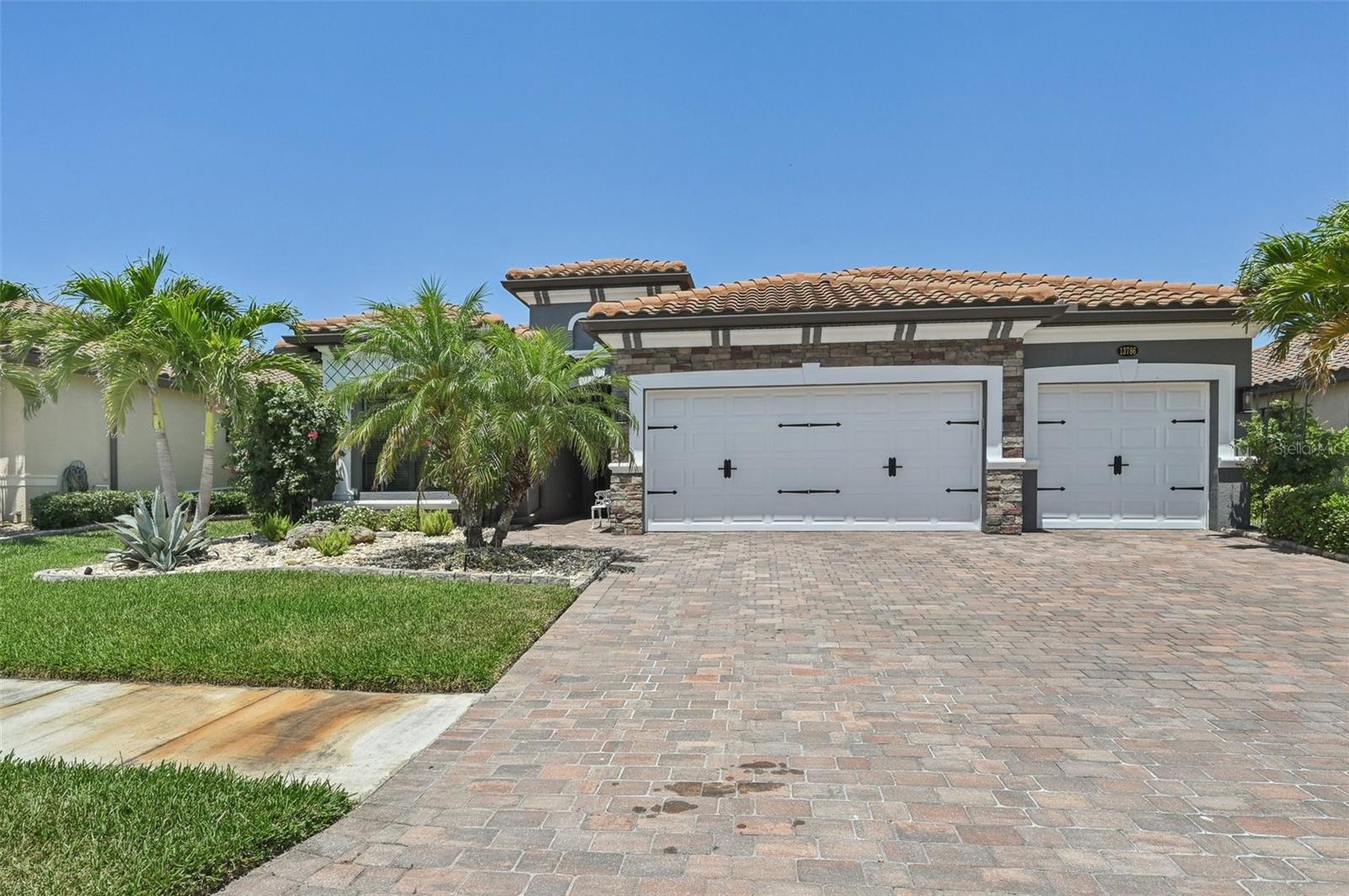 Image 42 of 64 For 13786 Vancanza Drive