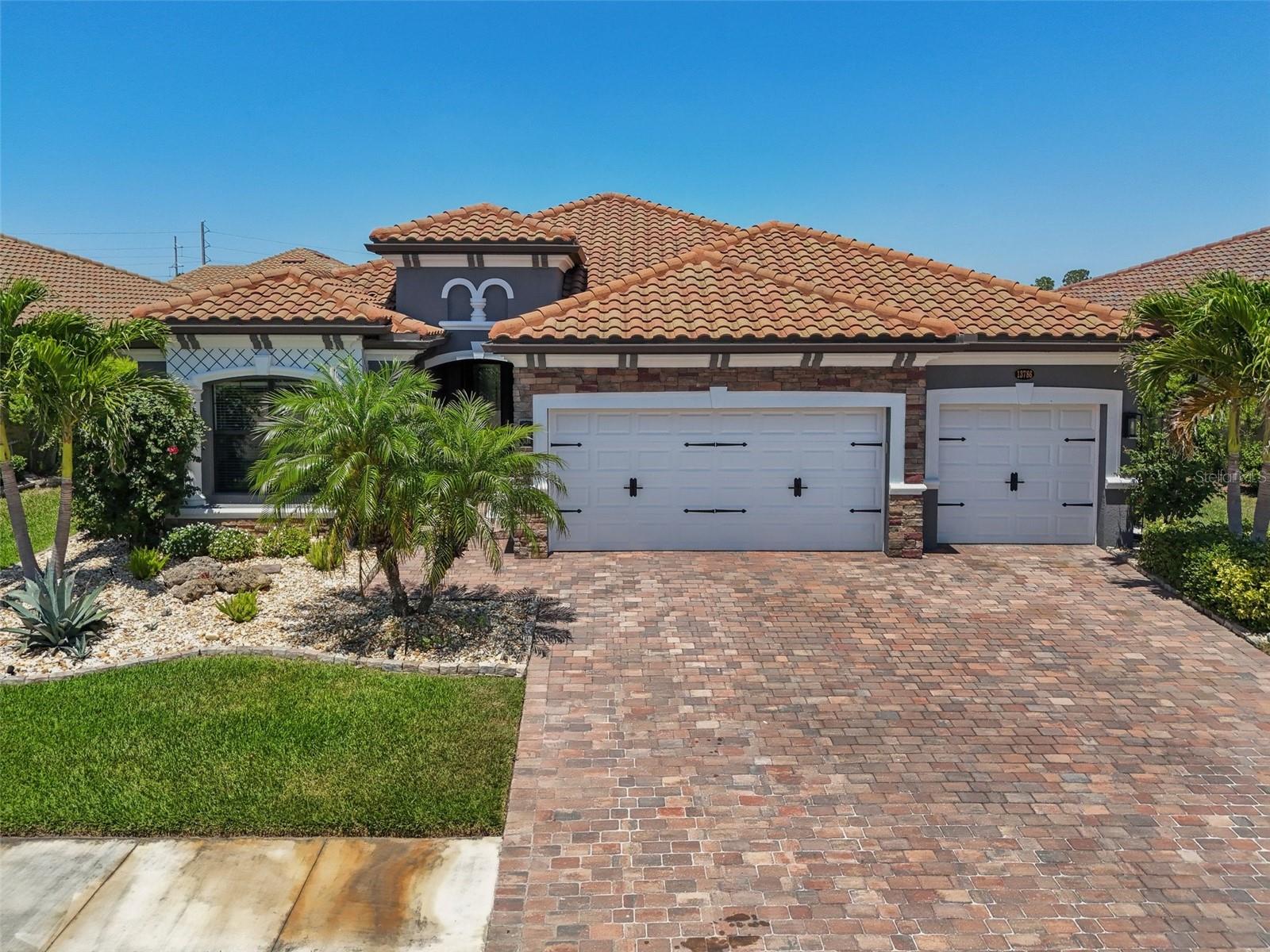 Image 44 of 64 For 13786 Vancanza Drive
