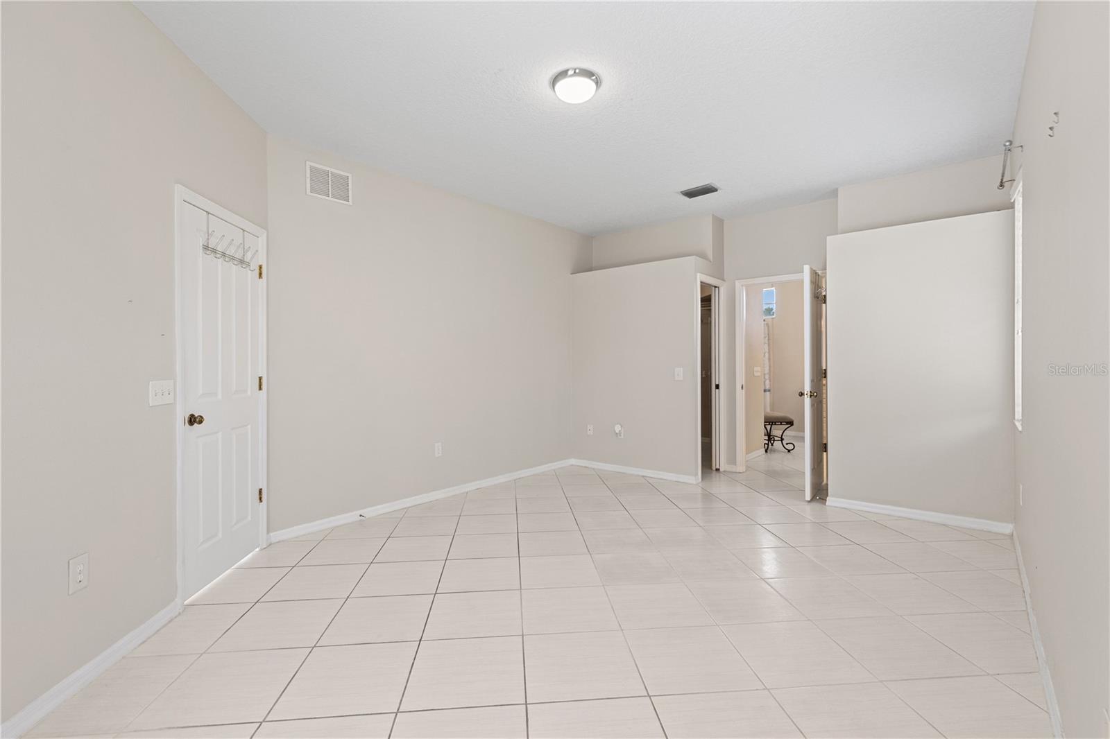 Image 18 of 46 For 12014 Beeflower Drive