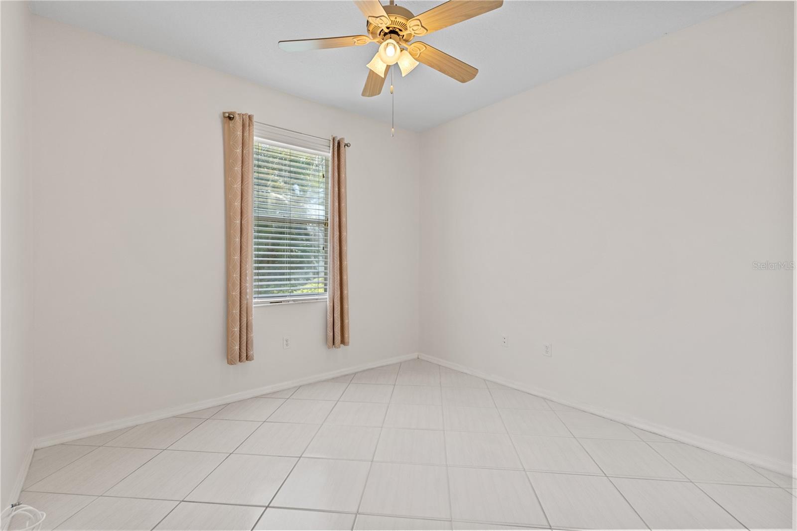 Image 22 of 46 For 12014 Beeflower Drive