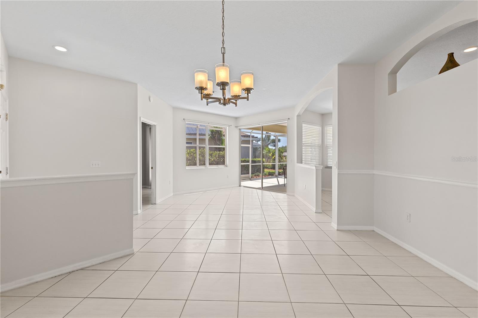 Image 6 of 46 For 12014 Beeflower Drive
