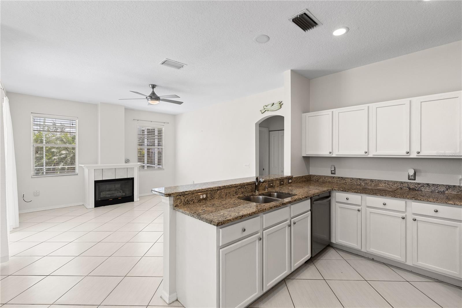 Image 8 of 46 For 12014 Beeflower Drive