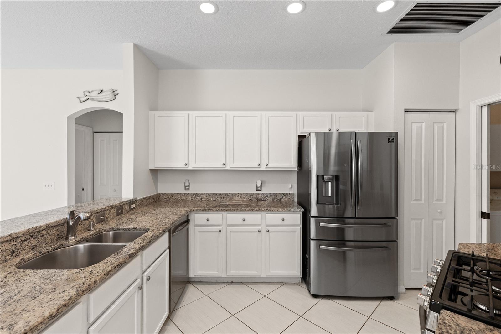 Image 9 of 46 For 12014 Beeflower Drive