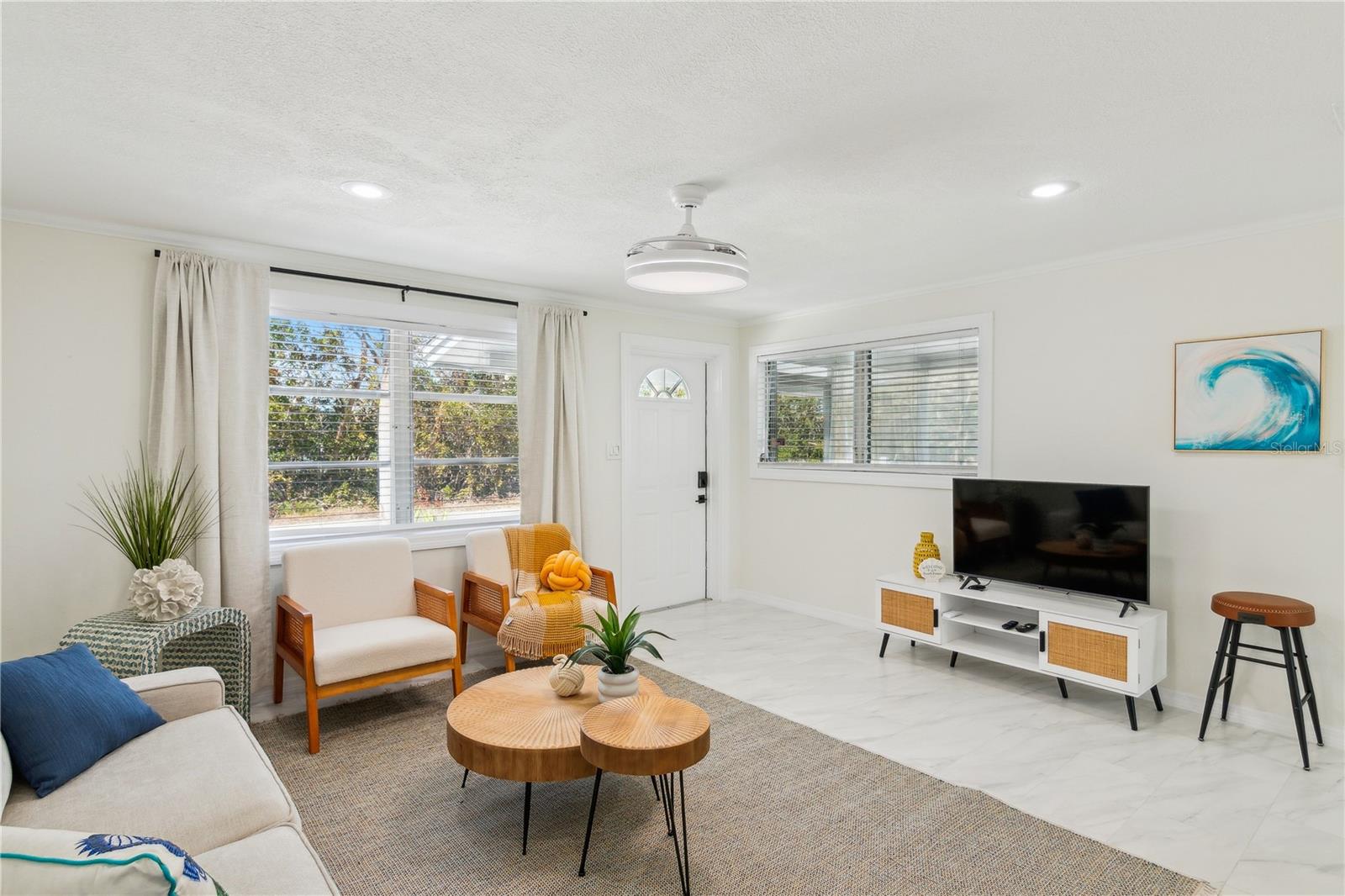 Image 8 of 40 For 578-580 Companion Way
